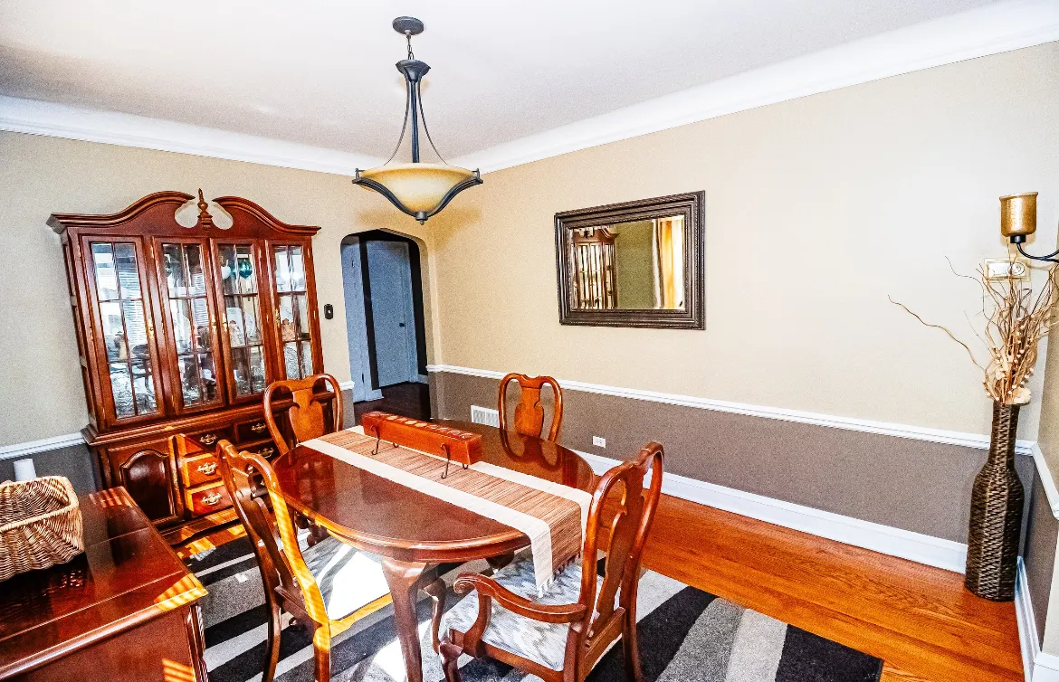 10714 S Eberhart Avenue IL