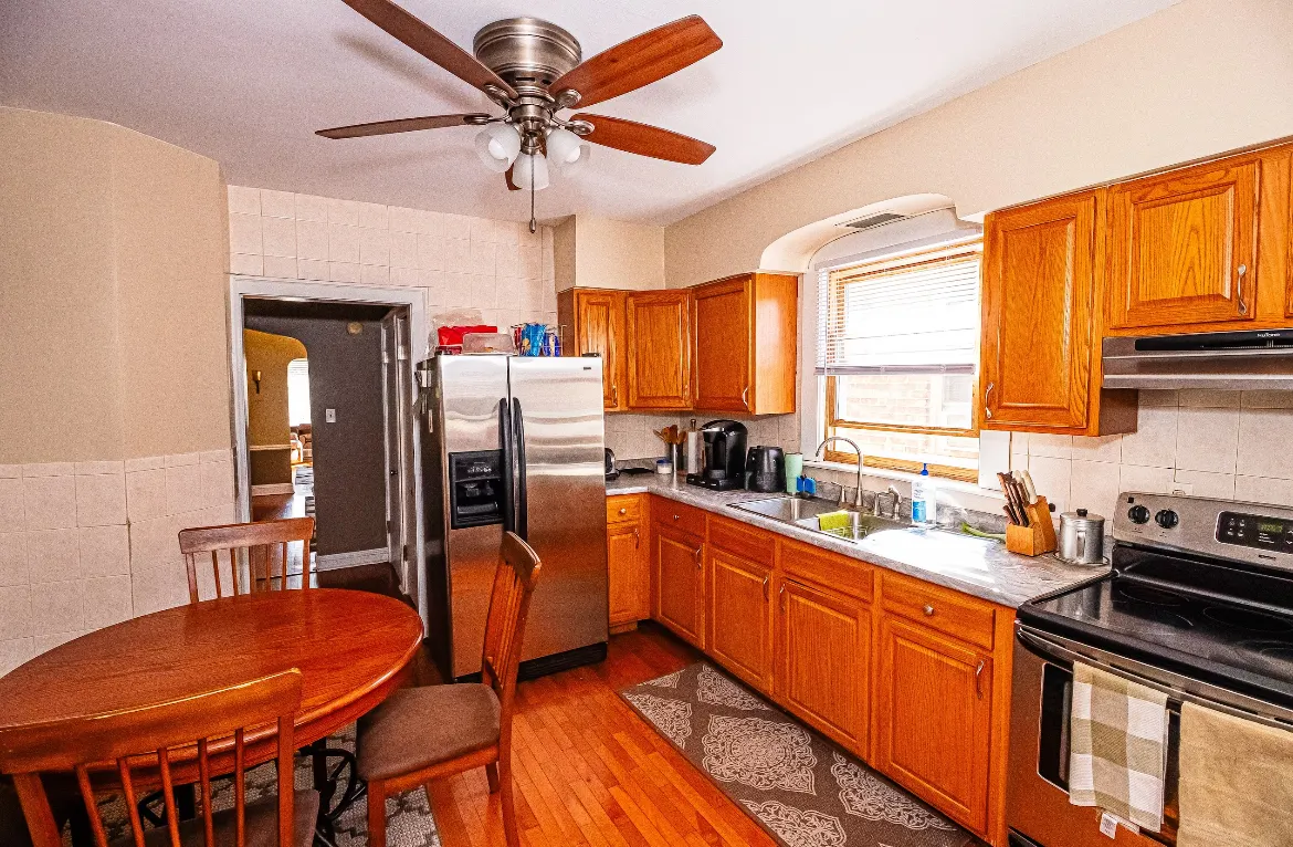 10714 S Eberhart Avenue IL