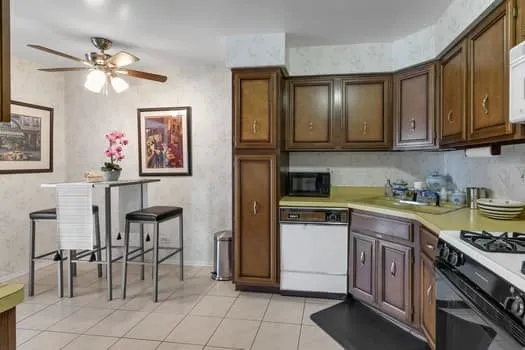 200 Lake Boulevard 455 IL