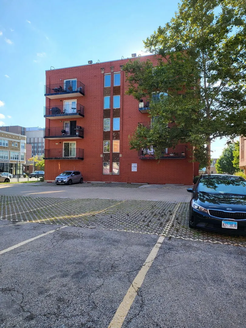 1041 Susan Collins Lane 203 IL