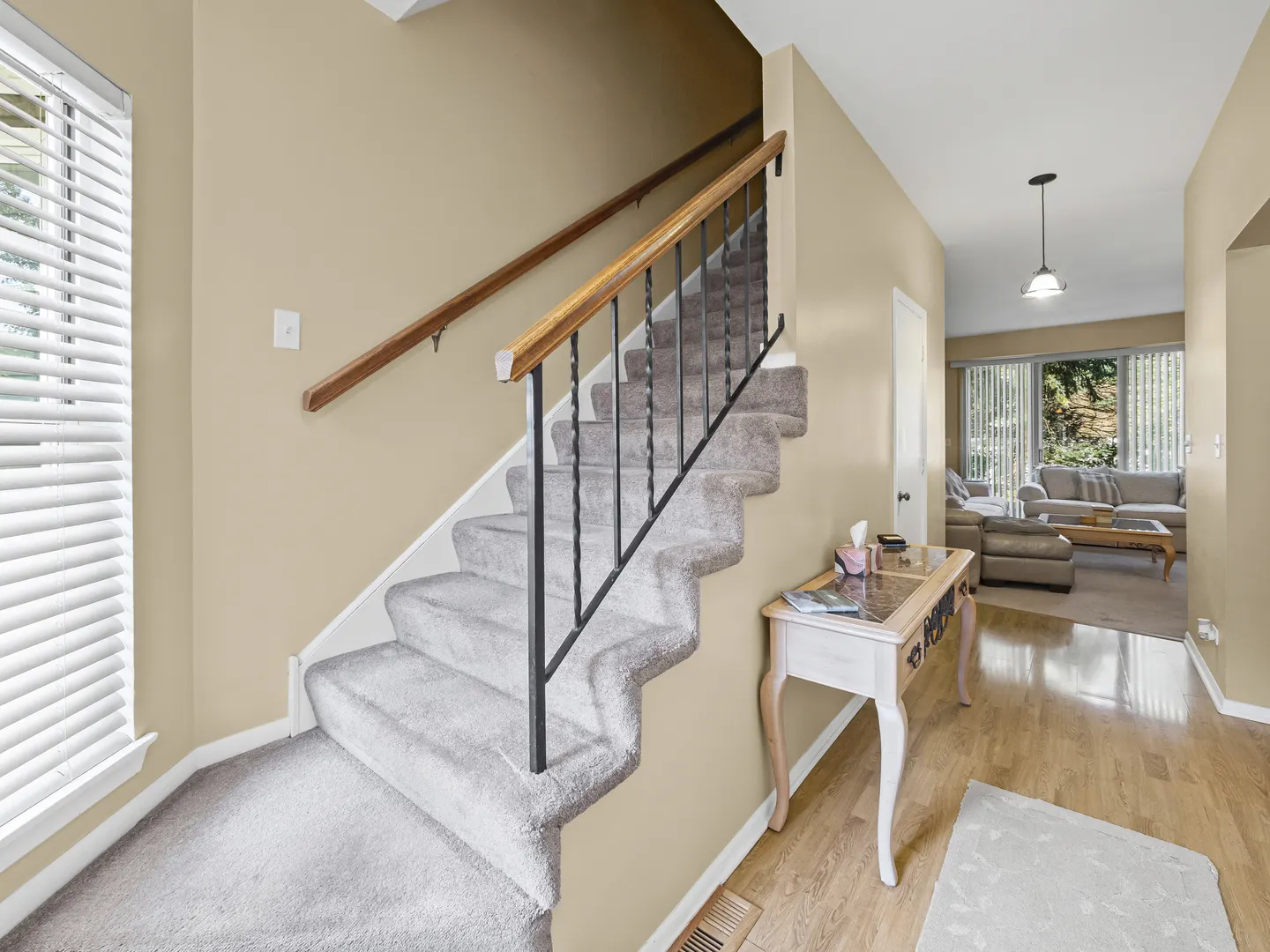 1229 Cranbrook Drive IL