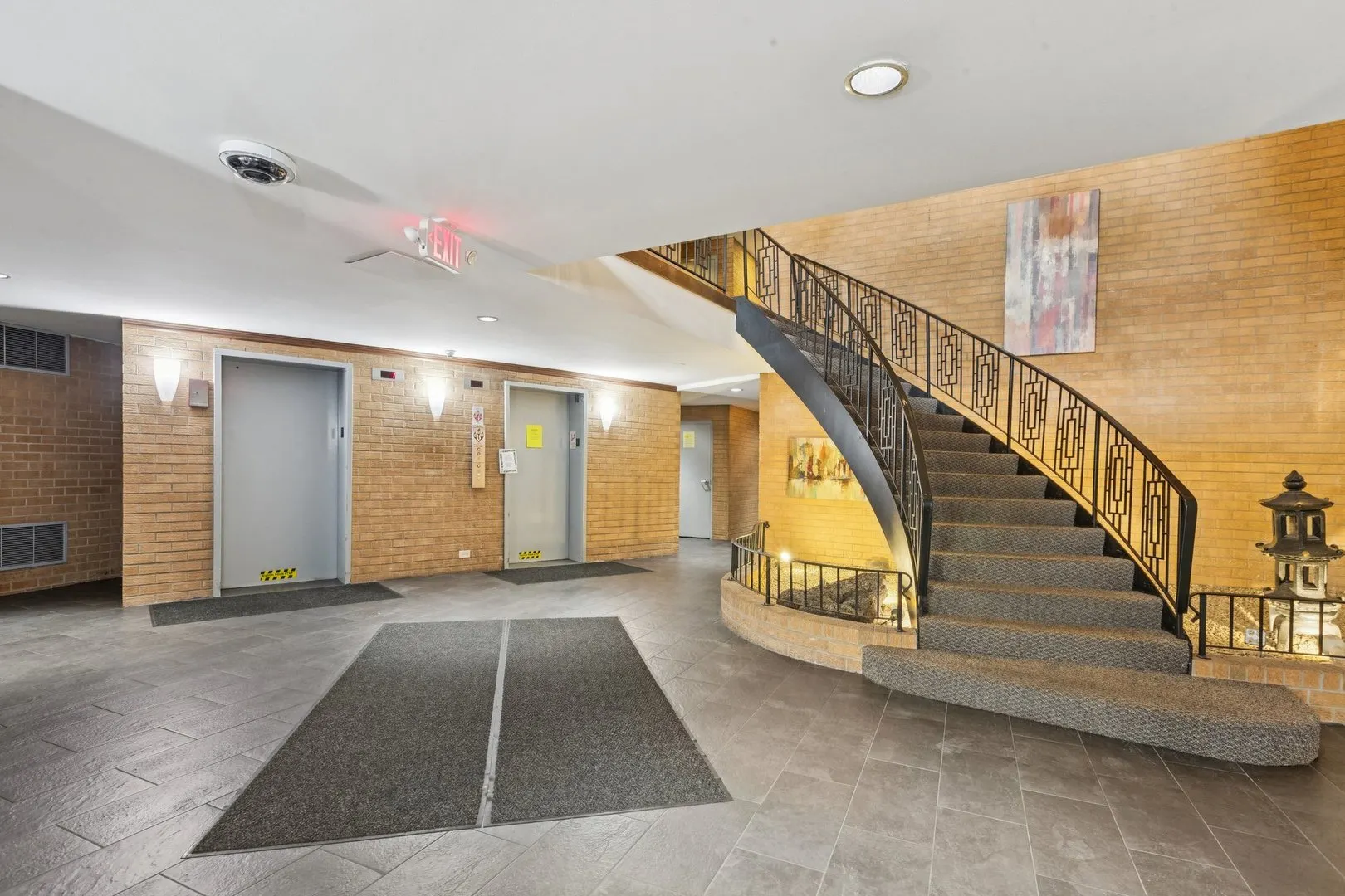 900 W Sunset Drive 410 IL