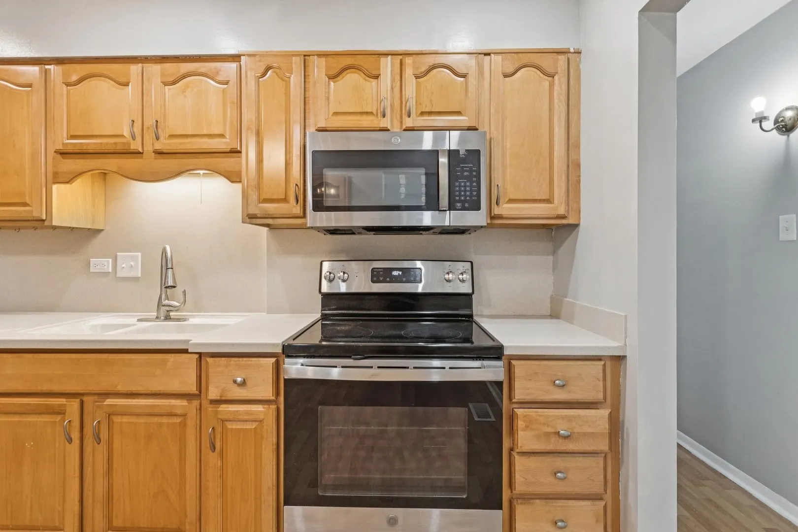 900 W Sunset Drive 410 IL