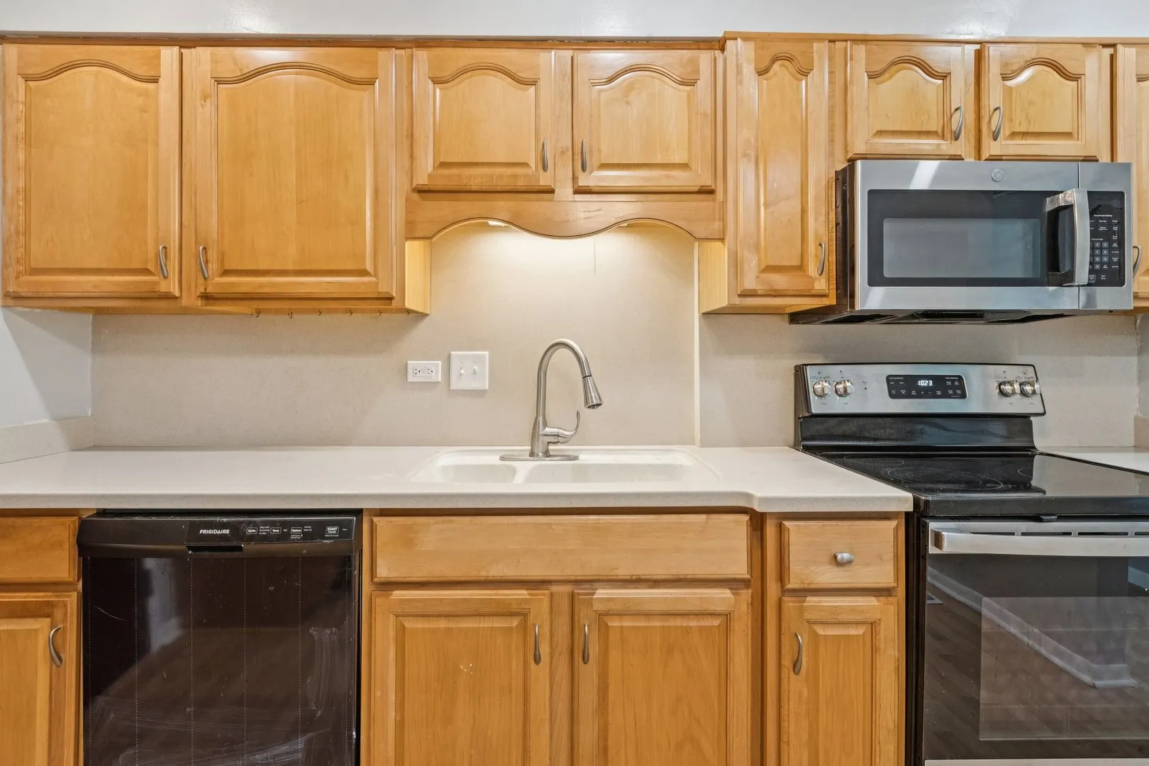 900 W Sunset Drive 410 IL