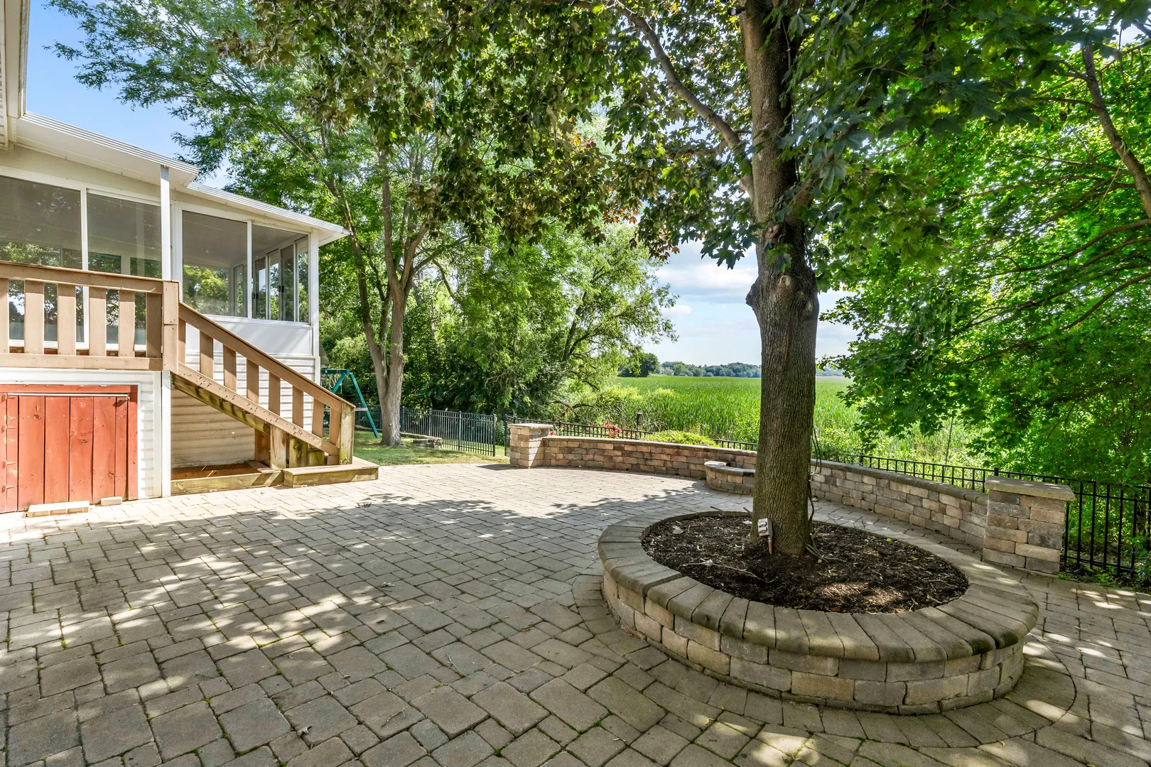 775 HARMON Boulevard IL