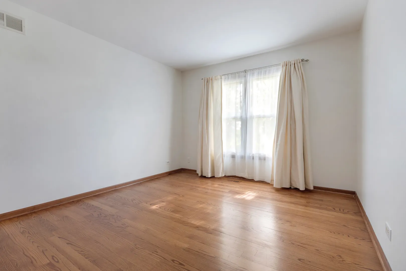 775 HARMON Boulevard IL
