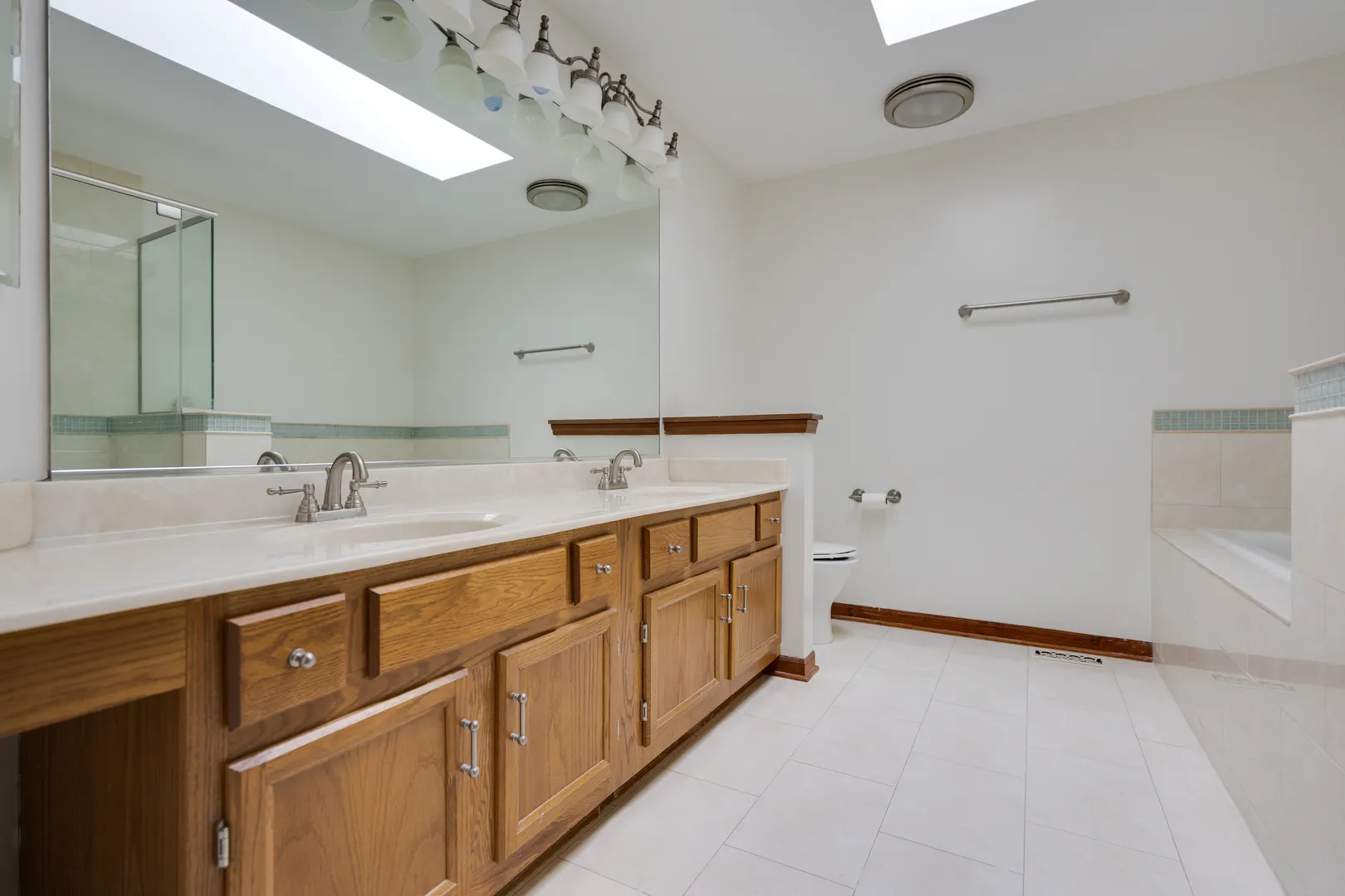 775 HARMON Boulevard IL