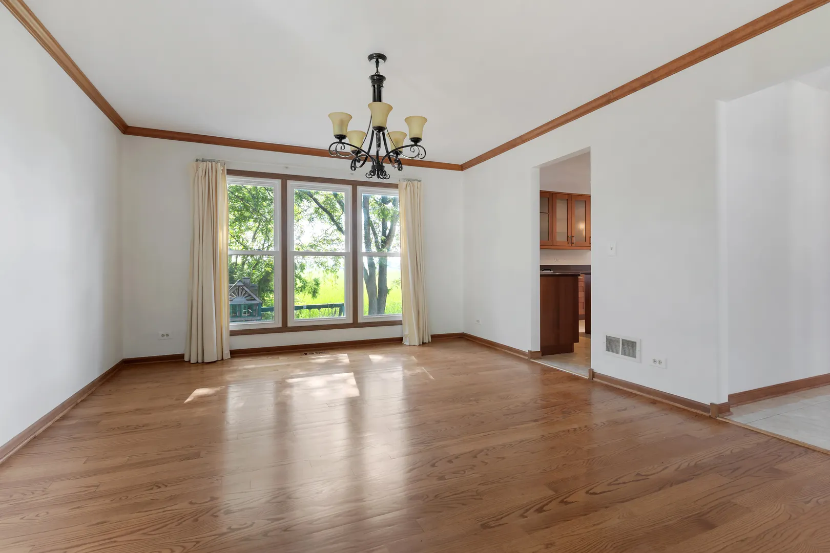 775 HARMON Boulevard IL