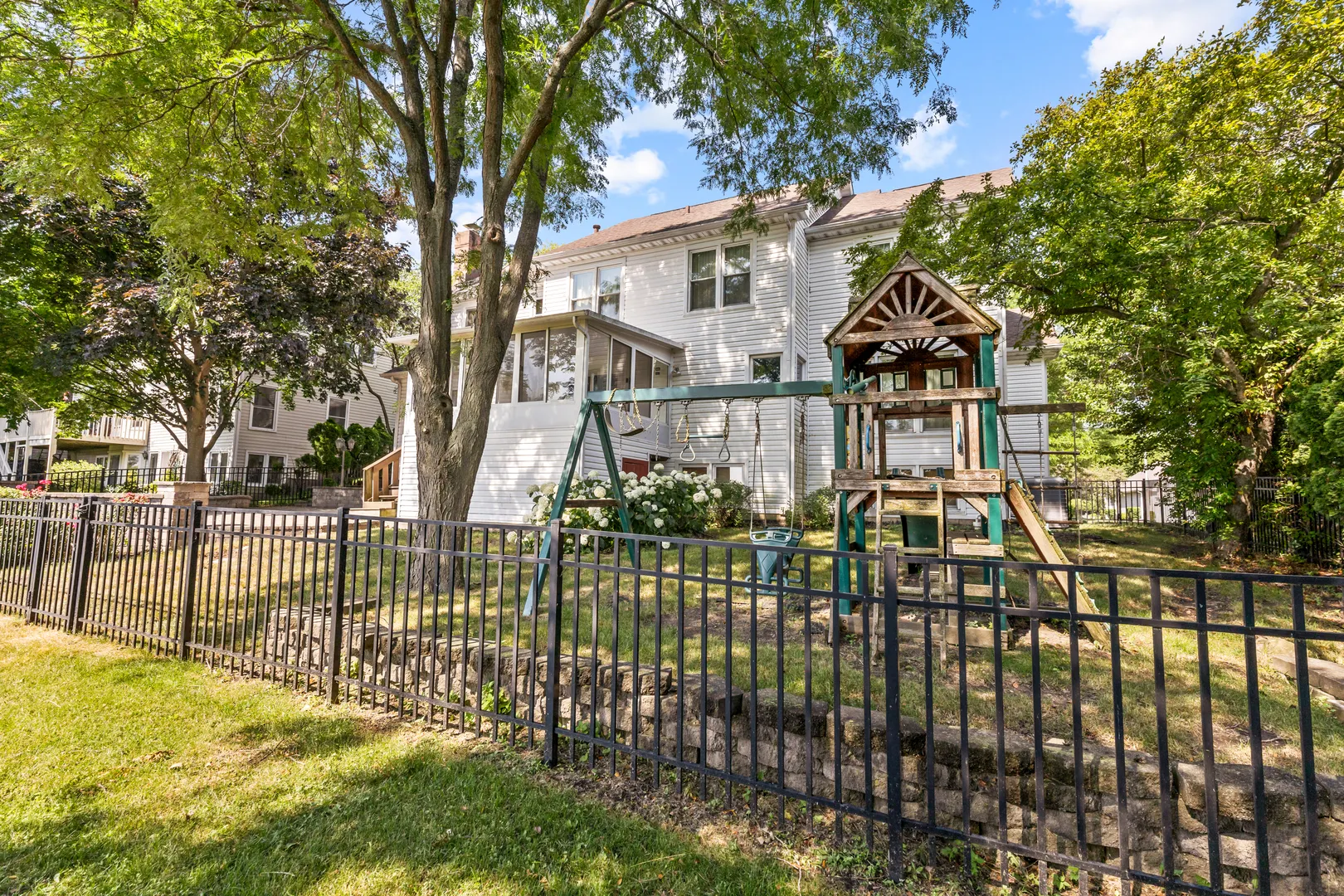 775 HARMON Boulevard IL