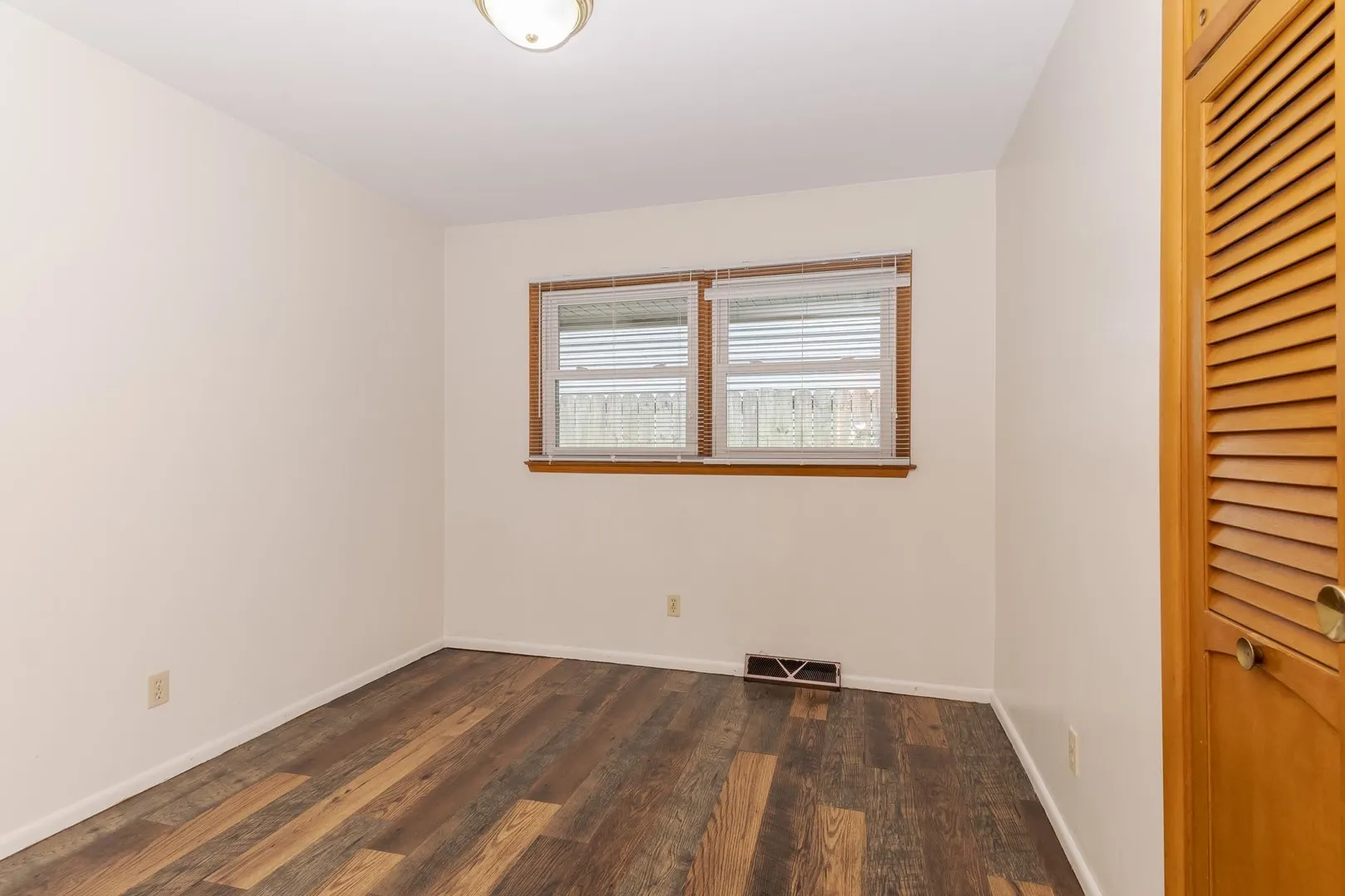 101 Radliff Road IL