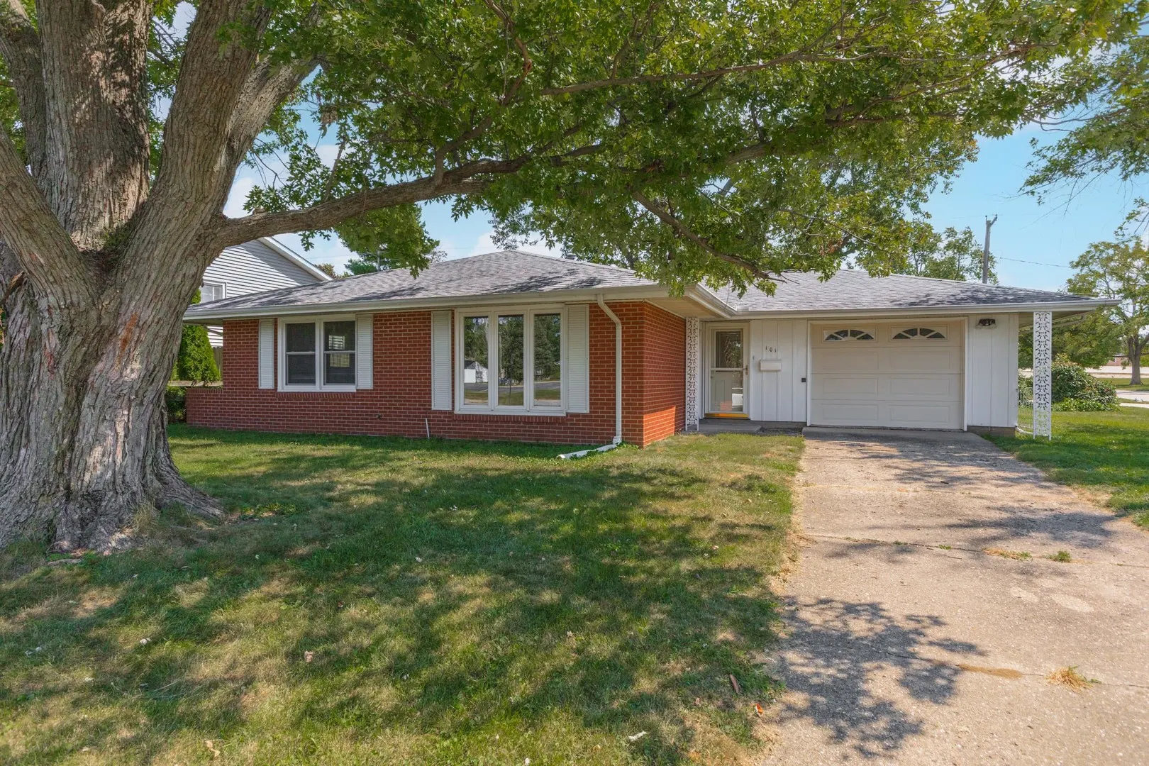 101 Radliff Road IL