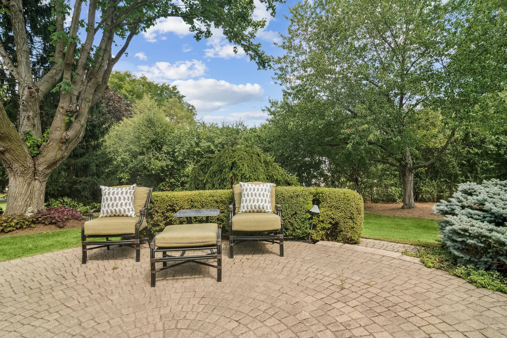 354 Grayfriars Lane IL