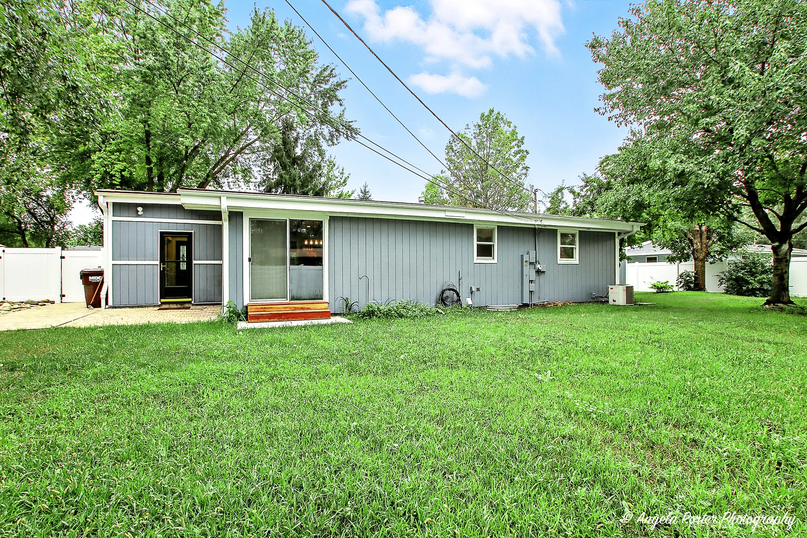 806 Nancy Lane IL