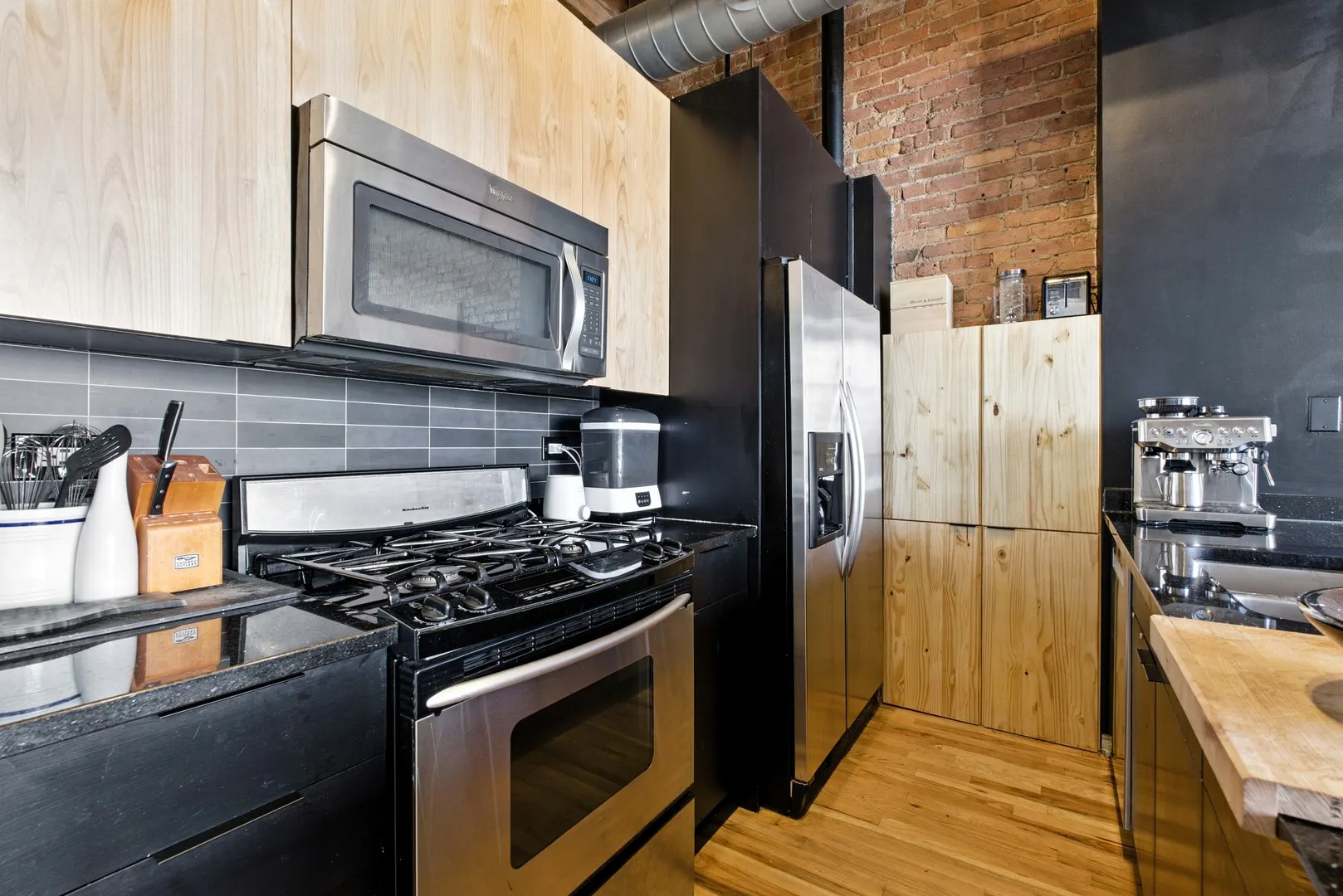 1243 S Wabash Avenue 401 IL