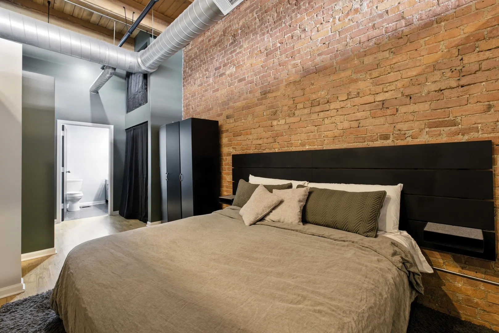 1243 S Wabash Avenue 401 IL