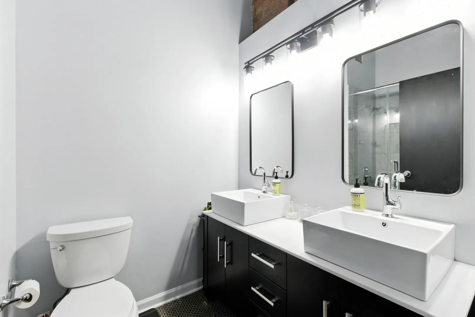 1243 S Wabash Avenue 401 IL