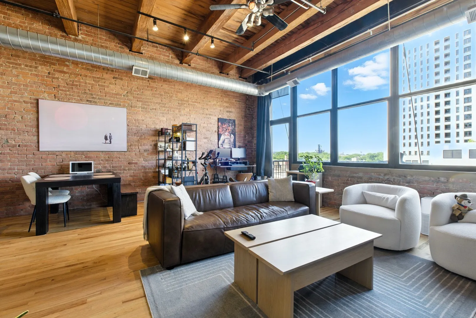 1243 S Wabash Avenue 401 IL