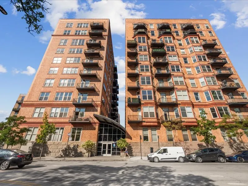 500 S Clinton Street 131 IL