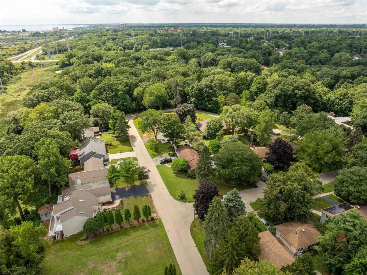 2027 Alta Vista Drive IL