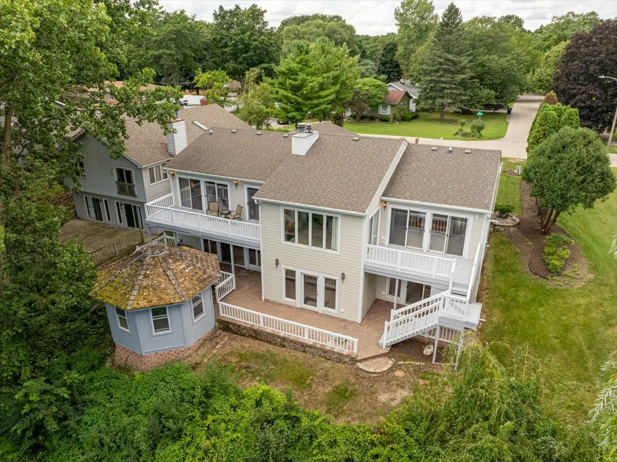 2027 Alta Vista Drive IL
