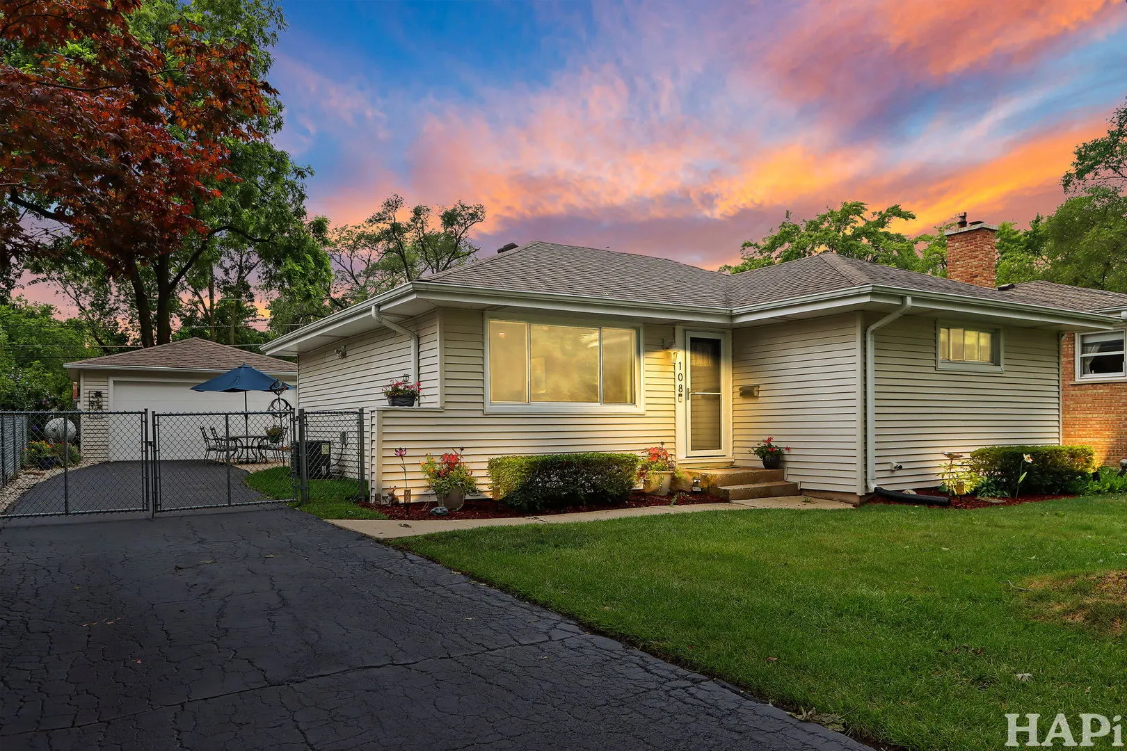 108 S Hickory Street IL