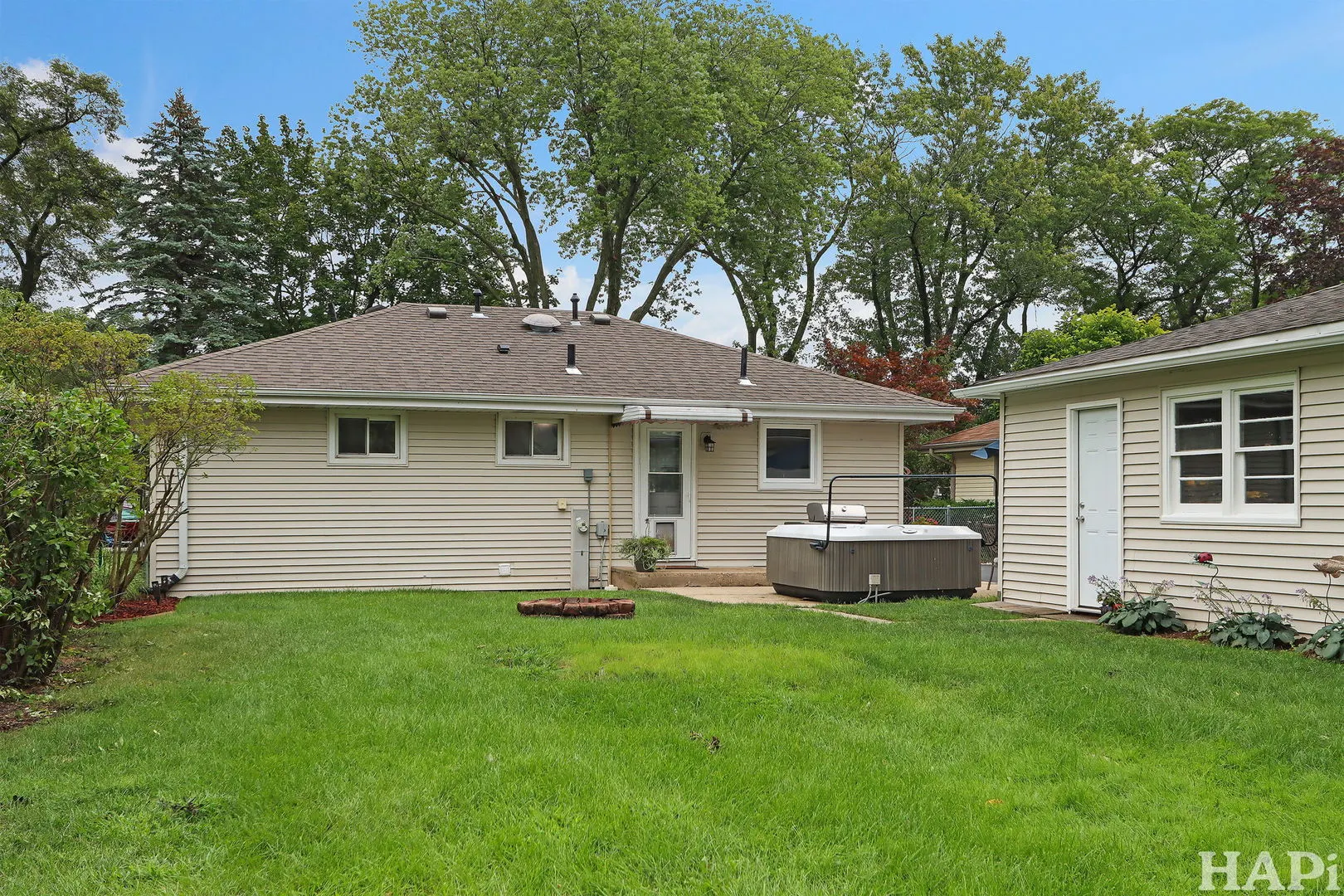 108 S Hickory Street IL
