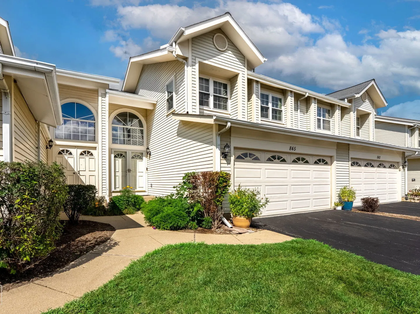 845 DRACUT Lane 00 IL