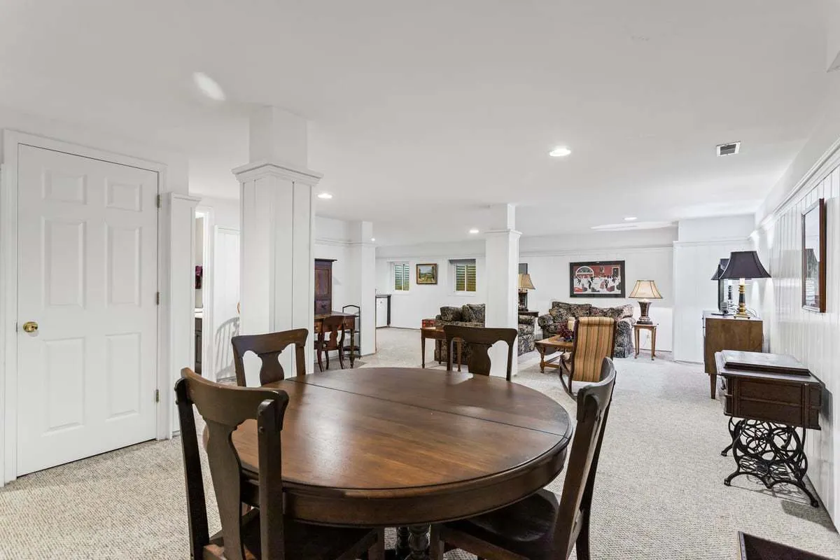 1708 Fairfax Lane IL