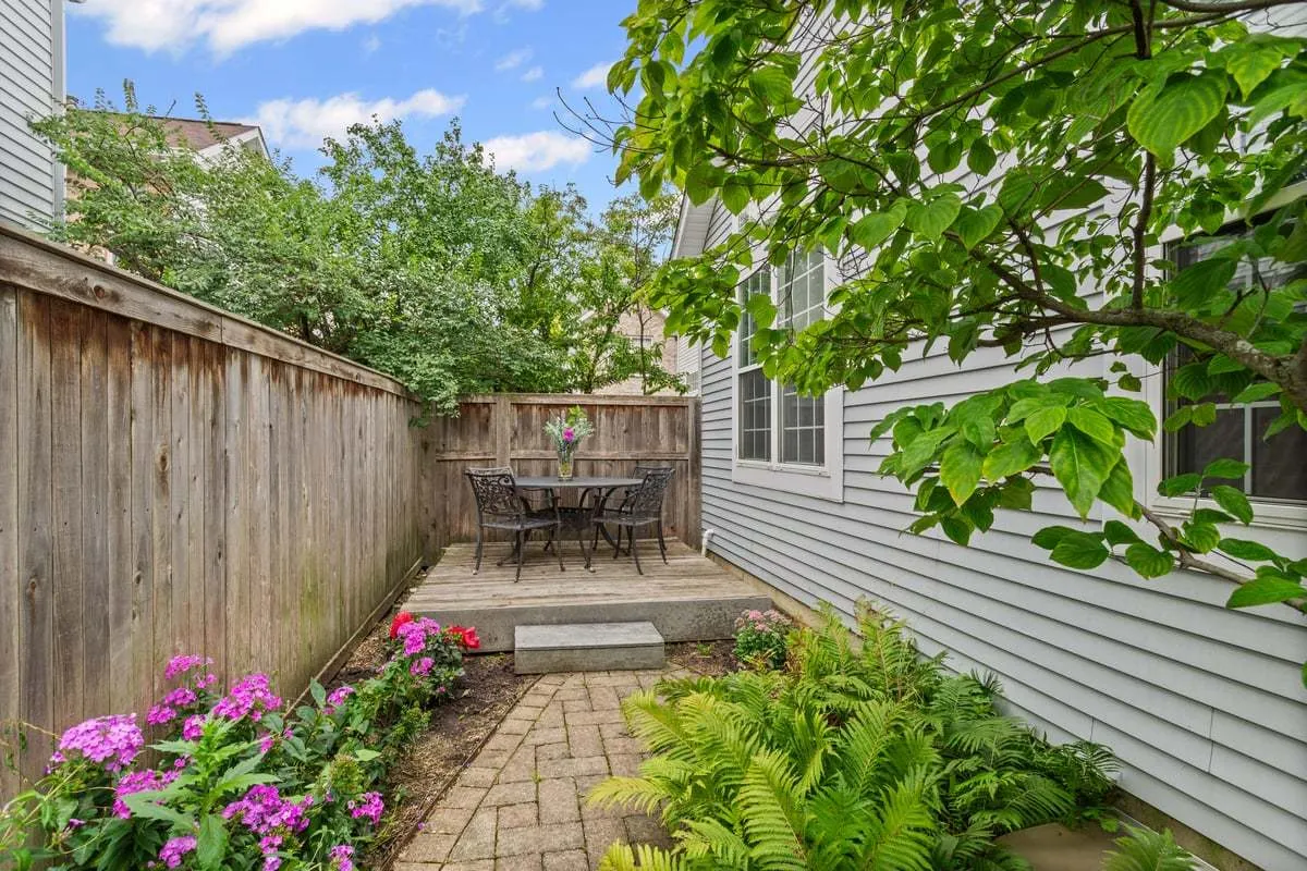 1708 Fairfax Lane IL