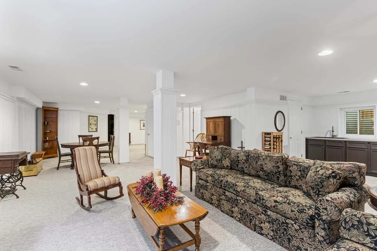 1708 Fairfax Lane IL