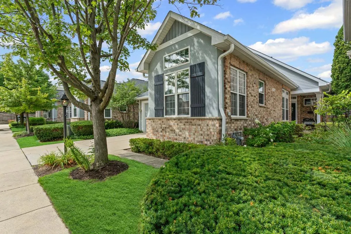 1708 Fairfax Lane IL