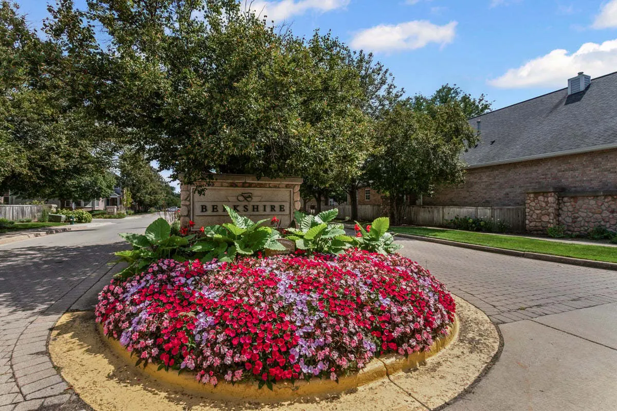 1708 Fairfax Lane IL
