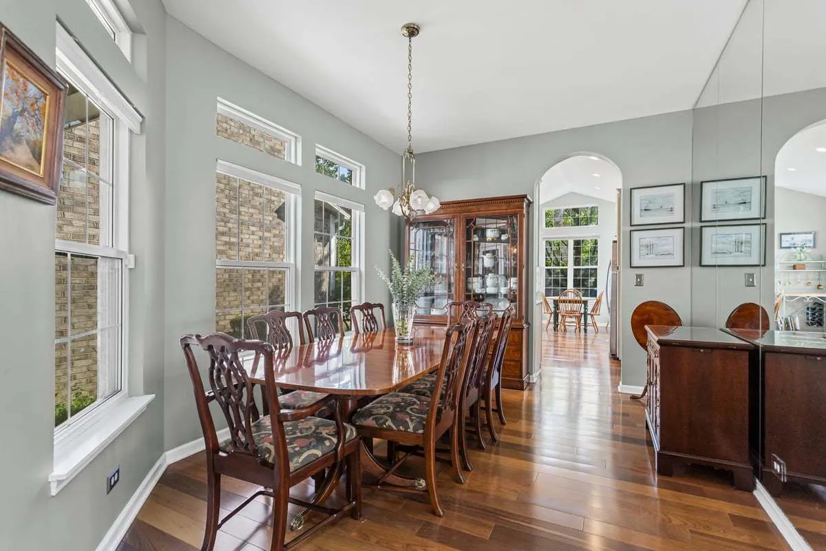 1708 Fairfax Lane IL