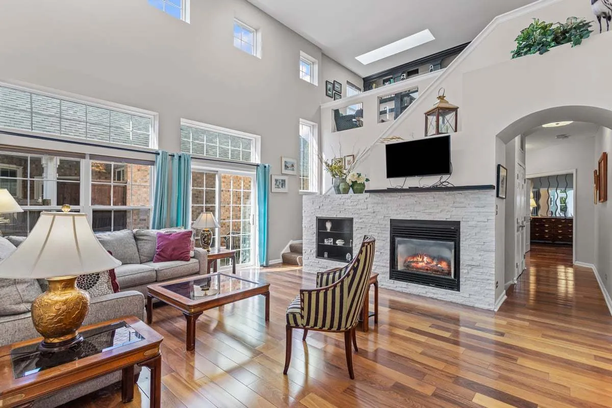 1708 Fairfax Lane IL