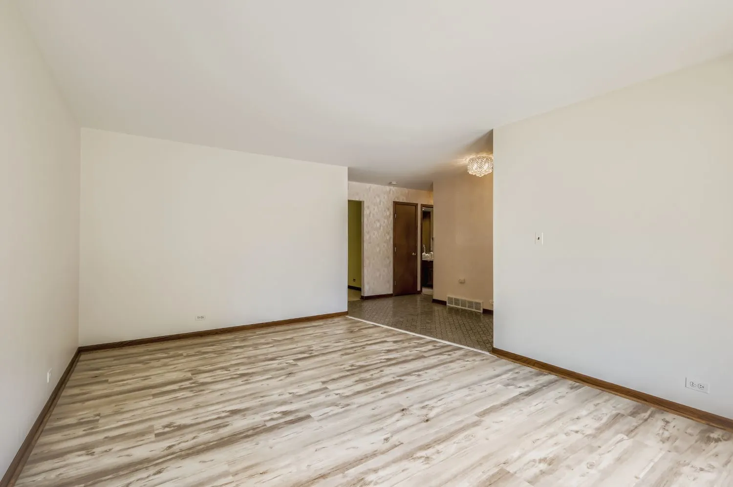 1410 W Lexington Drive IL
