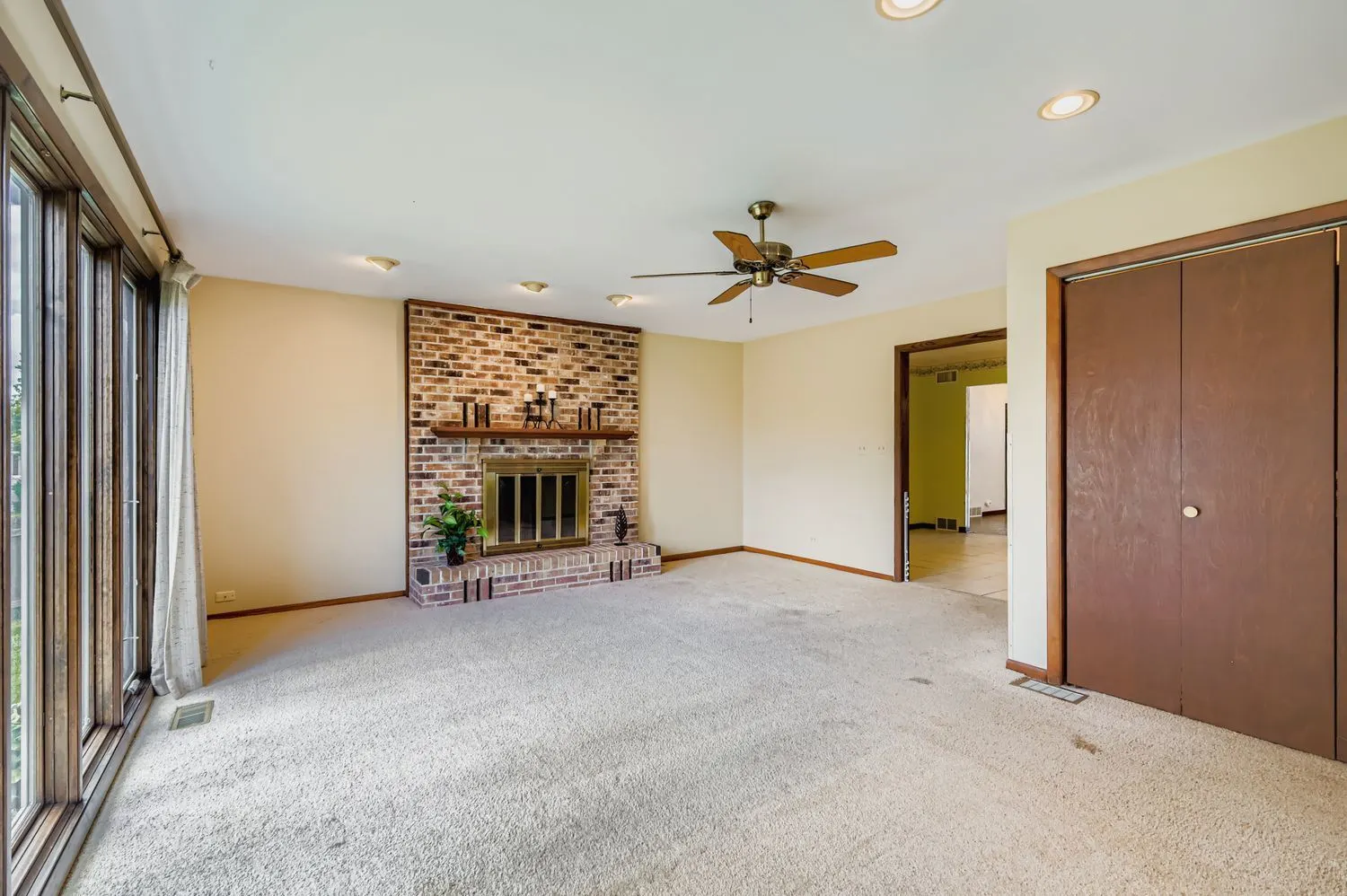 1410 W Lexington Drive IL
