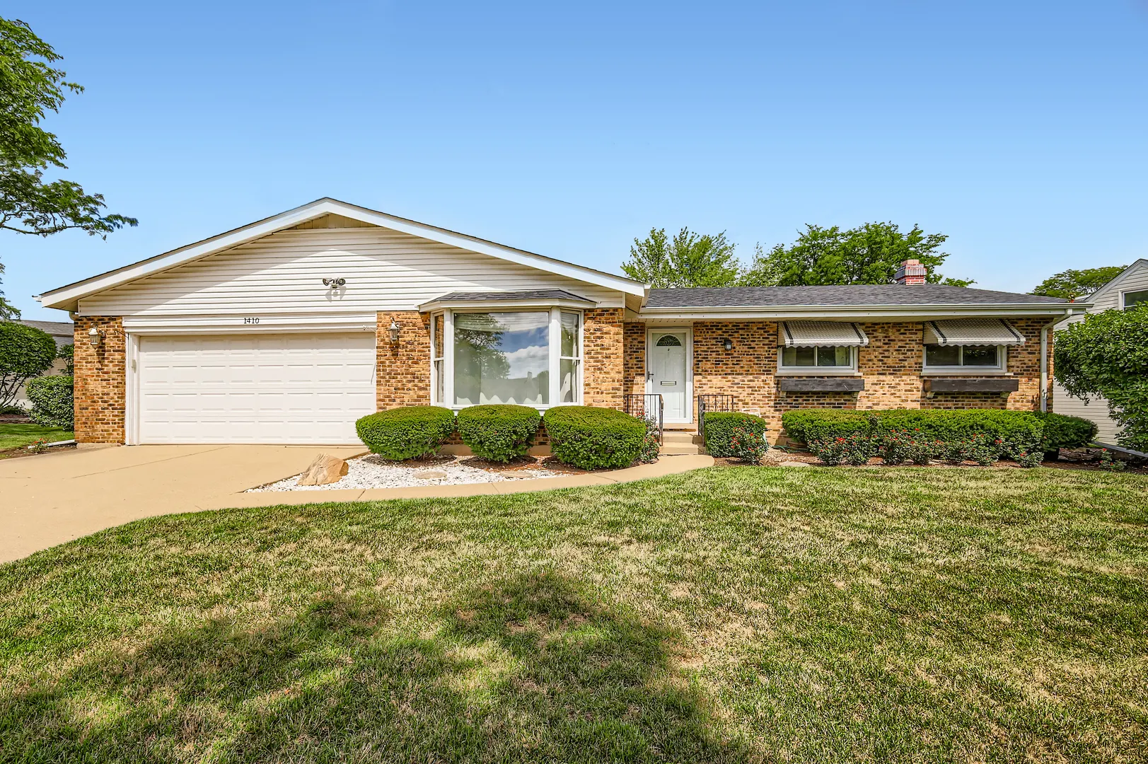 1410 W Lexington Drive IL