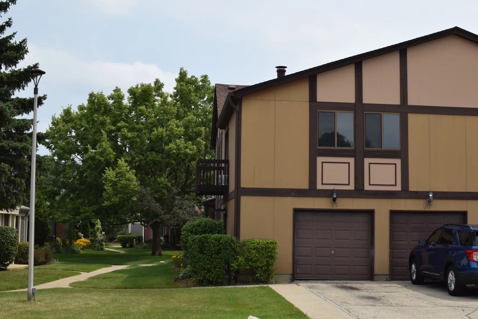 1259 Inverrary Lane 27D IL