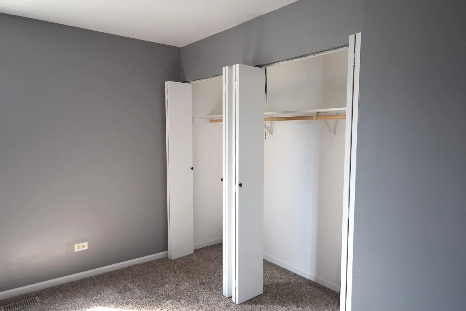 1259 Inverrary Lane 27D IL