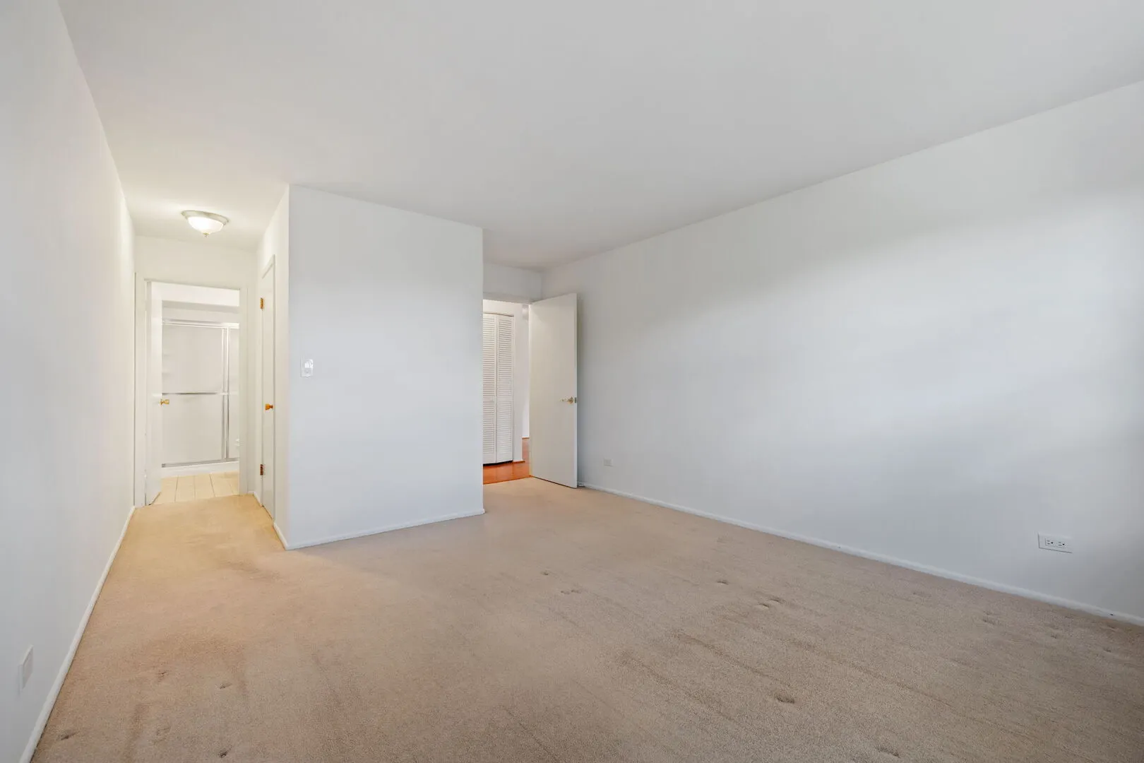 1501 Darien Lake Drive 305 IL