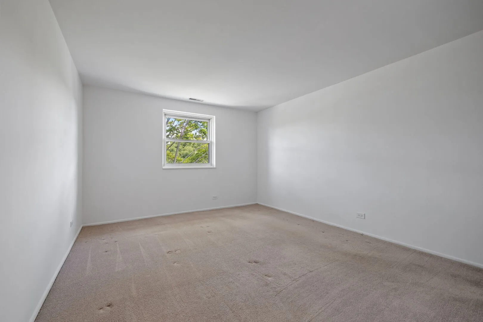 1501 Darien Lake Drive 305 IL