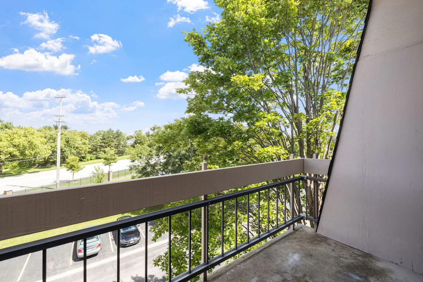 1501 Darien Lake Drive 305 IL