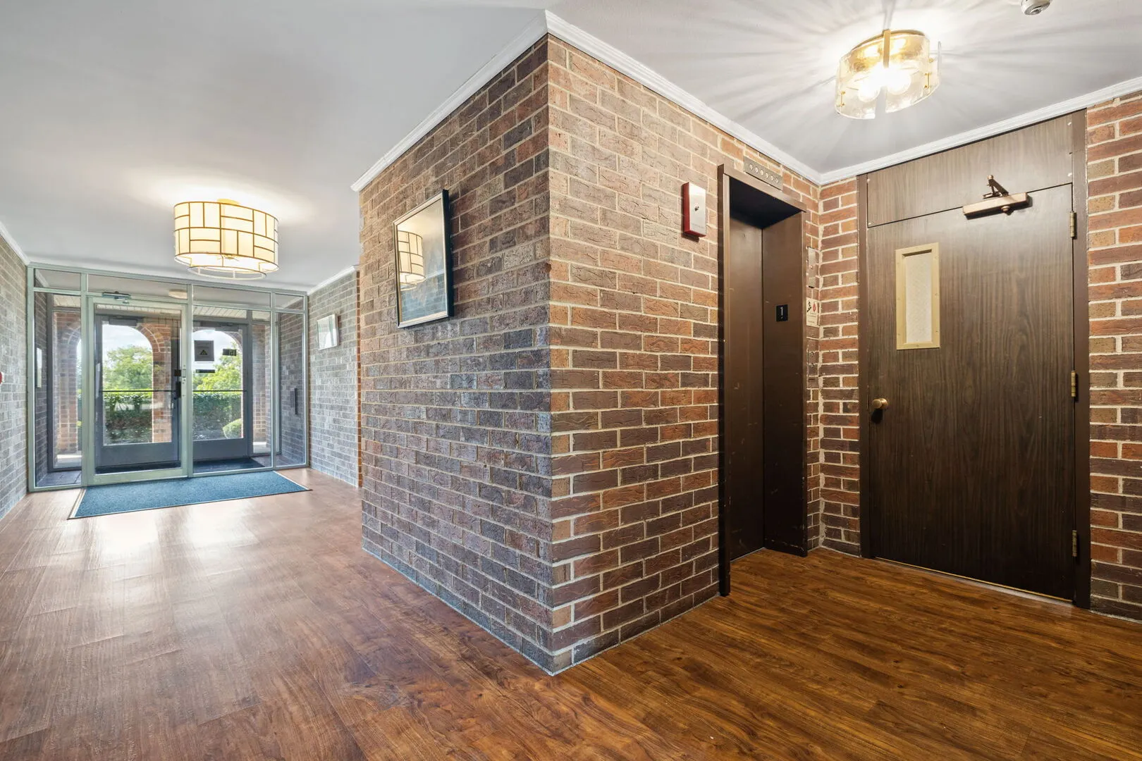 1501 Darien Lake Drive 305 IL