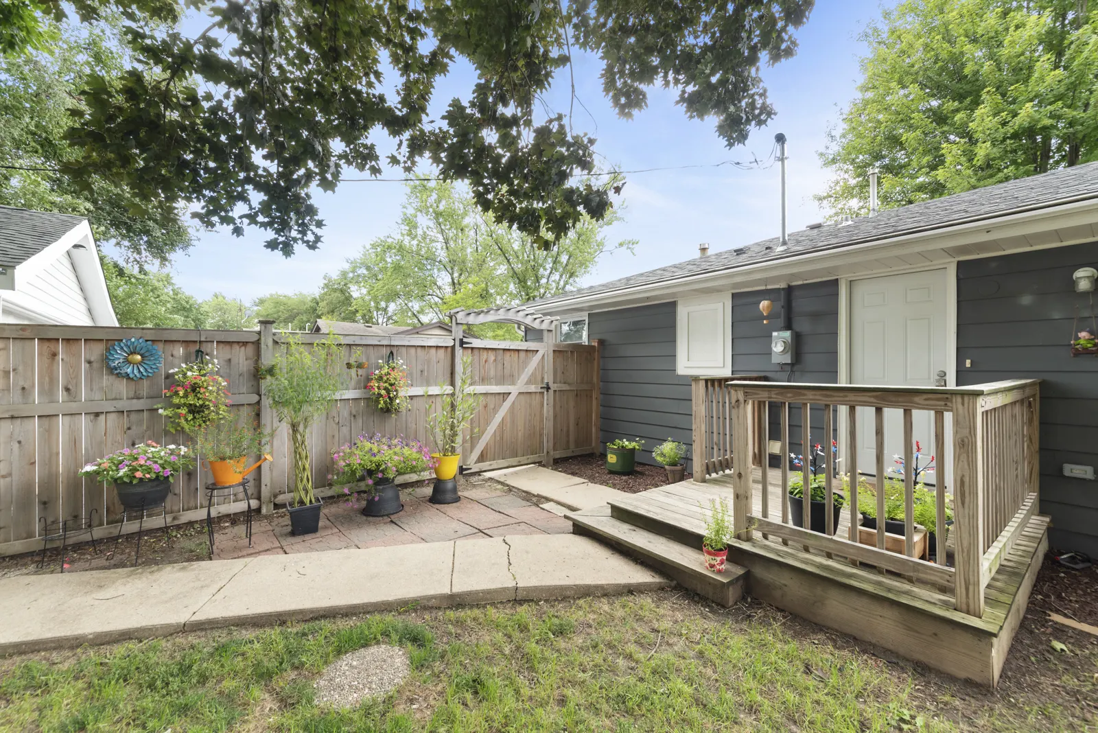 330 Lee Street IL