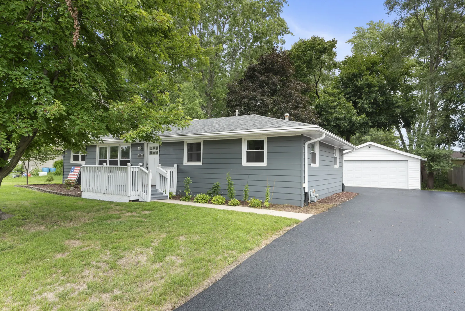 330 Lee Street IL
