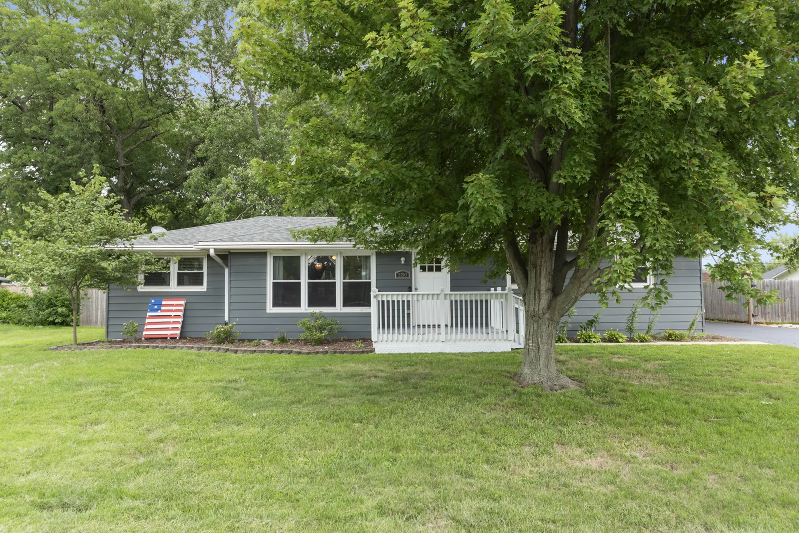 330 Lee Street IL
