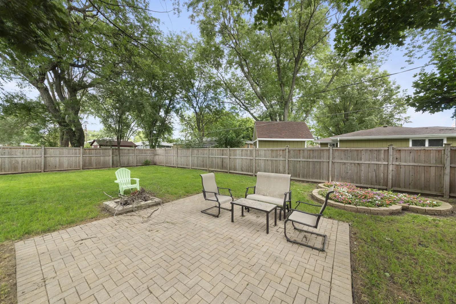 330 Lee Street IL