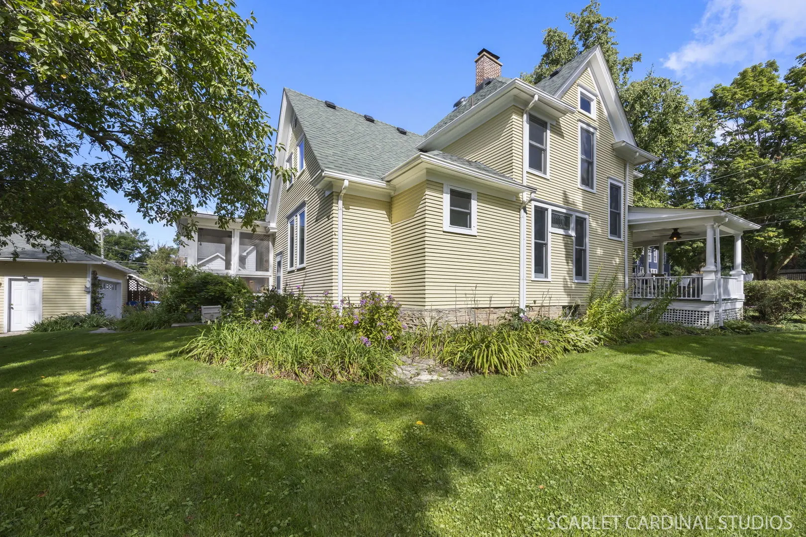 221 E Shannon Street E IL
