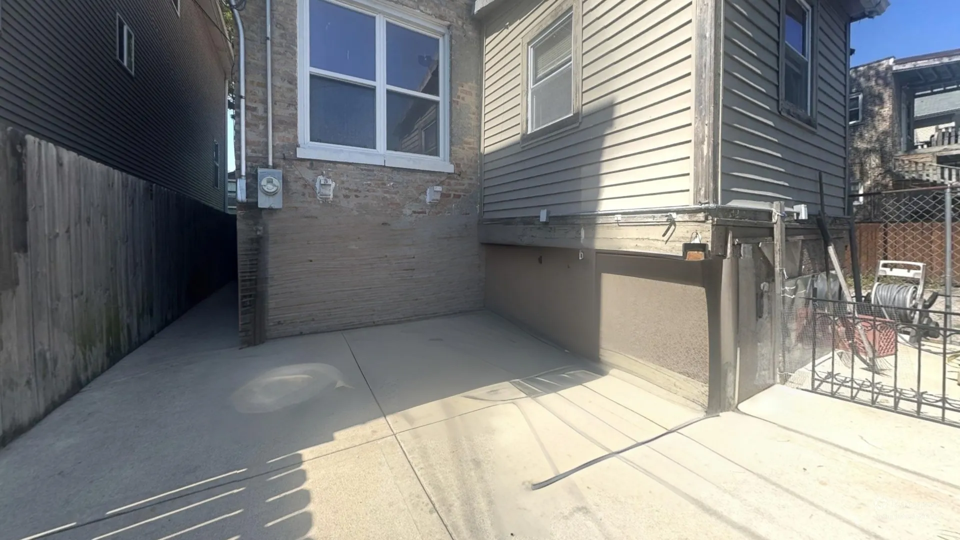 1041 N RIDGEWAY Avenue IL
