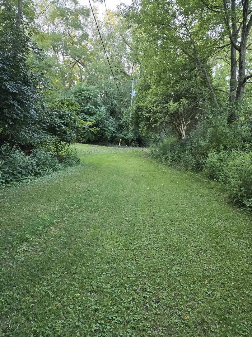 233 W Autumn Drive IL